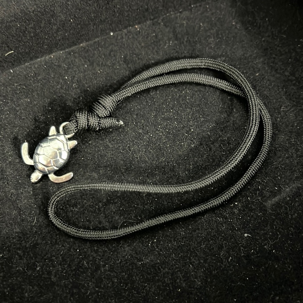 The sea turtle silver adjustable bracelet